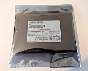 SSD Solid State Drive MZQL2960HCJR-00A07 Kelas Atas 960Gb Nvme U.2 Interface PCIe 4.0 untuk Beban Kerja AI Internal Server - Product Image 1