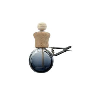 Mini flacons diffuseurs ronds plats colorés en verre de 8 ml pour voiture avec bouchons en bois à vis - Product Image 2