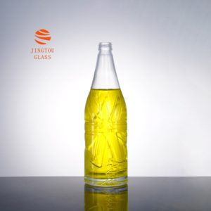 Botella de Vidrio de 700 ml, Botellas de Vino de Vidrio con Patrón Geométrico de Gran Capacidad, Adecuadas para Envasar Vodka, Whisky y Vino de Frutas - Product Image 1