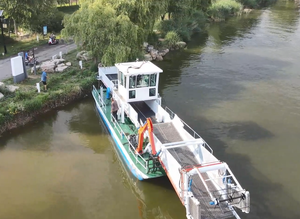 Bateau <span class=keywords><strong>de</strong></span> désherbage hydraulique robuste pour grands lacs et barrages - Product Image 4