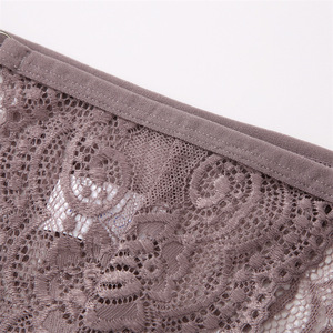 Nouvelles culottes string en dentelle pour femmes, pour le commerce transfrontalier, avec taille ajustable, transparentes et séduisantes, de forme triangulaire. - Product Image 2