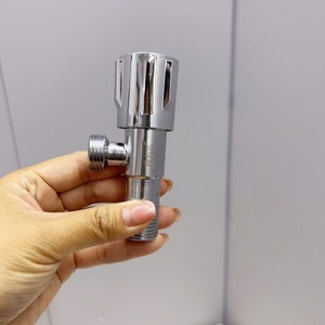 Válvula angular de acero inoxidable con rosca macho de 15 mm, acabado cromado, para fontanería de inodoros RM-910008 - Product Image 3