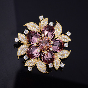 Broches tendance en cristal de fleur, boutons en strass, alliage plaqué or, personnalisables, unisexe, cadeau de fiançailles, de mariage ou de fête - Product Image 3