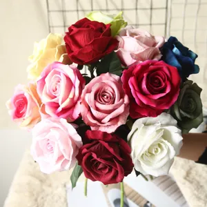 ดอกไม้ปลอมหลายสี,ดอกกุหลาบปลอมสีแดงสีขาวสีชมพูสีฟ้าสีม่วงสีเขียวสำหรับตกแต่งบ้านงานแต่งงาน