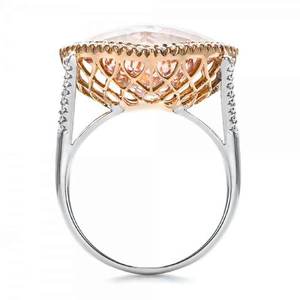 Elegante Anello Moda con Accenti Champagne, Gioiello Regolabile in Lega Bicolore, Stile Moderno e Minimalista - Product Image 6