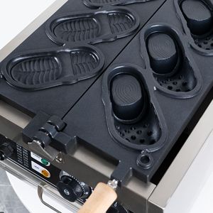 Machine à gaufres professionnelle en forme <span class=keywords><strong>de</strong></span> chaussures <span class=keywords><strong>Crocs</strong></span>, fer à gaufres électrique commercial - Product Image 4