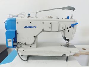 JUKKY  Machine à coudre à point droit à entraînement direct à grande vitesse populaire JK-9802 Machine à coudre industrielle à entraînement direct à grande vitesse à point plat - Product Image 3