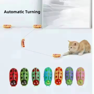 Jouets amusants pour chats : mini-insectes robots électriques vibrants, cafards en plastique animés - Product Image 3