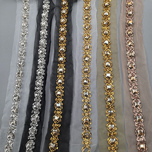 Nouveauté : Chaussures, chapeaux, sacs et accessoires de mariage de luxe, ornés de sequins, de perles et de dentelle, faits à la main - Écologiques - Product Image 4