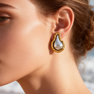 ต่างหูแบบติดหู รูปทรงหยดน้ำ ชุบทอง 18k สแตนเลสสตีล เครื่องประดับแฟชั่น - Product Image 1