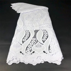 Tela <span class=keywords><strong>de</strong></span> Encaje Guipur Dobby <span class=keywords><strong>de</strong></span> Alta Calidad en Oferta, Color Blanco Puro, Bordado Africano con Cordón, para <span class=keywords><strong>Vestidos</strong></span> <span class=keywords><strong>de</strong></span> <span class=keywords><strong>Fiesta</strong></span> y Bodas para Niñas - Product Image 2