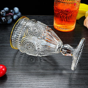 Pichet en verre de conception de tournesol fabriqué à la machine, <span class=keywords><strong>carafe</strong></span> à eau en verre vintage transparent avec bord doré pour restaurant à la maison - Product Image 5