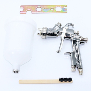 Pistolet à W-400 Iwata: Idéal pour les véhicules complets et les réparations de peinture automobile-Apprêt, Basecoat, Clearcoat - Product Image 4