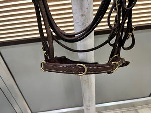 Équipement de course de chevaux de haute qualité Bride en cuir d'excellente qualité et support de jambe disponible en vrac - Product Image 5