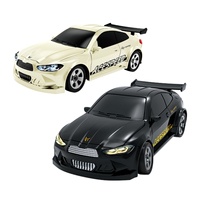 SJY-FQD25 Coche RC de Carreras Miniatura de Metal 1:64 4WD Drift Listo para Usar con Control Remoto de 4 Canales, Ruedas TPR, Luces LED, Alcance de 25m y 20min de Autonomía