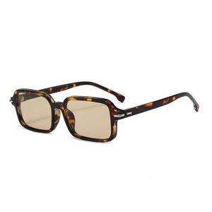 Lunettes de soleil carrées rétro tendance 2025 avec rivets, protection UV400, petite monture, personnalisables avec logo, pour hommes et femmes - Product Image 5