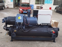Refroidisseur à vis monocylindre 120 CV refroidi par eau, haute efficacité, économie d'énergie, contrôle PLC pour la fabrication plastique