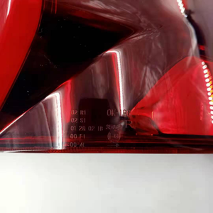 Feux arrière haute luminosité clair feu arrière automatique PP ABS matériel feu arrière pour TOYOTA HILUX REVO 2016-2018 mise à jour vers ROCCO 2020 - Product Image 2