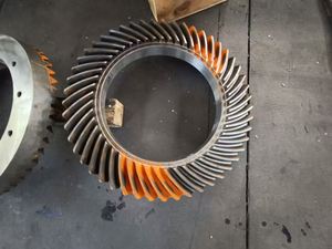 Piñón de engranaje fundido externo personalizado y engranaje cónico en espiral para coches eléctricos - Product Image 2