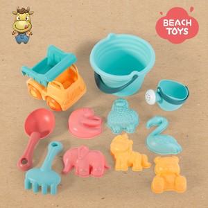 Ensemble de jouets de plage souples en PE pour enfants, 11 pièces : camion, arrosoir, moules à sable animaux, sac à dos, jouets d'été pour bac à sable extérieur - Product Image 3