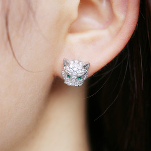 Orecchini a perno con testa di gatto selvatico da donna, gioielli scintillanti stile street con pavé - Product Image 4