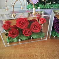 Kedatangan Baru Mawar Awet Buatan Tangan dalam Kotak Akrilik Bunga Dekoratif untuk Hari Valentine Natal Thanksgiving Harga Pabrik