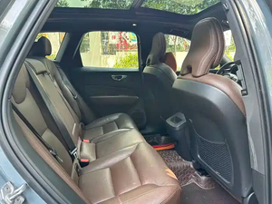 SUV Familial <span class=keywords><strong>XC60</strong></span> B5 Luxe <span class=keywords><strong>2022</strong></span> à Quatre Roues Motrices Toutes Saisons, d'Occasion, Prêt à l'Exportation, Conditions CIF DDP Disponibles - Product Image 6