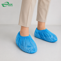 Mediunion Couvre-chaussures jetables non tissés épaissis pour usage domestique avec design antidérapant et respirant, certifiés CE, non stériles, paquet de 100