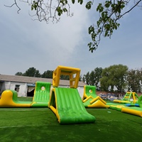 Parc aquatique gonflable géant en PVC vert et jaune pour lac et plage, parc de jeux aquatiques flottant extérieur