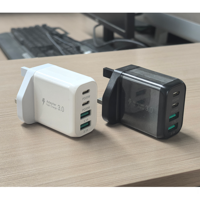 HNT Wholesale OEM 4-in-1 40W 12W QC3.0 USB-C Magnetic Multi-Port Fast Wall Charger 2A+2C Ports for Mobile Phone
