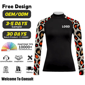 Rashguard personnalisé à manches longues pour femmes, tissu extensible dans les 4 sens, chemise de compression à col haut, conception libre, Rashguard noir à imprimé léopard - Product Image 1