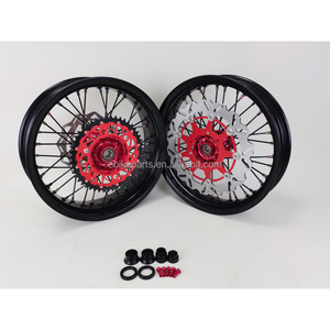 Roues de moto tout-terrain de 17 pouces Supermoto compatibles avec <span class=keywords><strong>CRF</strong></span> 450CC années <span class=keywords><strong>2017</strong></span>, jantes en aluminium CNC, rayons noirs - Product Image 1