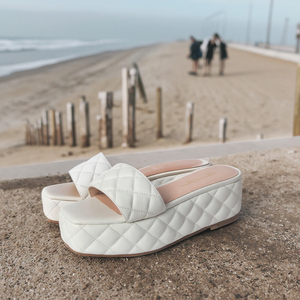 Scarpe bianche classiche con tacco alto a punta aperta leggere con plateau superiore da 5cm sandali con chiusura Slip-On tacco spesso scatolato per la stagione estiva - Product Image 3