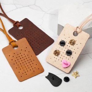 Porte-badge portable en cuir véritable pour épingles en émail, breloques de sac à main et badges, idéal pour cadeaux promotionnels - Product Image 1