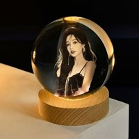 Boule de cristal personnalisée avec photo, cadeau de mariage, d'anniversaire, pour les amis, décoration de table, gravure laser 3D, petite veilleuse créative