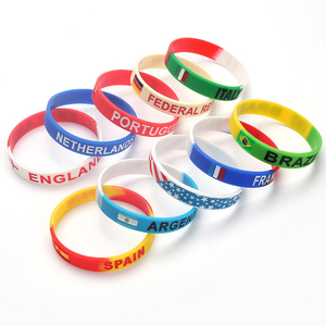 Bracelet en silicone mince avec logo personnalisé Bracelets en caoutchouc personnalisés promotionnels Bracelet personnalisé bon marché - Product Image 6