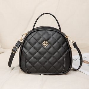 Shell Shaped Women's <b>Handbag</b> <b>Medium</b> Size Quilted Crossbody Bag For Daily Use - Product Image 3