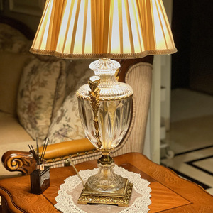 Avrupa tarzı bakır cam masa lambası kristal taban pirinç masa ışığı yatak odası oturma Villa projesi iç tasarım - Product Image 4