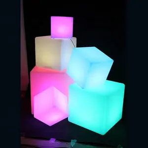 Neues Design 40 × 40 × 40 cm Outdoor-RGB-LED-Werdstühle mit 16 wechselnden Farben Led-Werdstuhl-Möbel