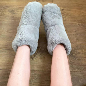 Vente en gros de pantoufles personnalisées pour la maison bottes d'intérieur à motif simple pantoufles rembourrées plates chaudes d'intérieur d'hiver pour femmes - Product Image 3