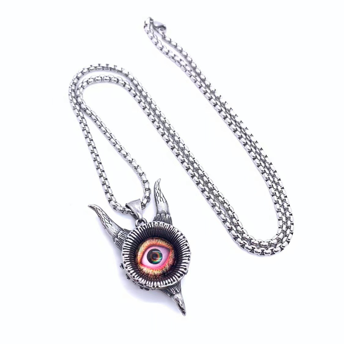 Pendentif B avec une chaîne de 70 cm de long