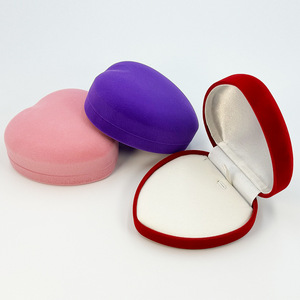 Boîte d'emballage de collier en velours Spot boîte de rangement de bijoux en forme de coeur prend en charge la personnalisation - Product Image 3