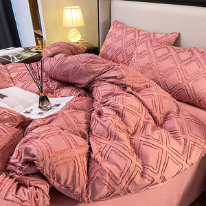 Set di Biancheria da Letto di Lusso Geometrico <span class=keywords><strong>Rosa</strong></span> in Microfibra con <span class=keywords><strong>Copripiumino</strong></span> a Fiori, 4 Pezzi per Casa e Hotel - Product Image 1