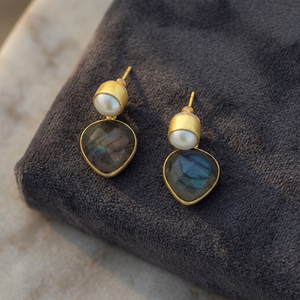 SOUMYA CREATIONS Pendientes de Moda para Mujer, Chapados en Oro de 18K, con Labradorita y Perla de Agua Dulce, Regalo - Product Image 3