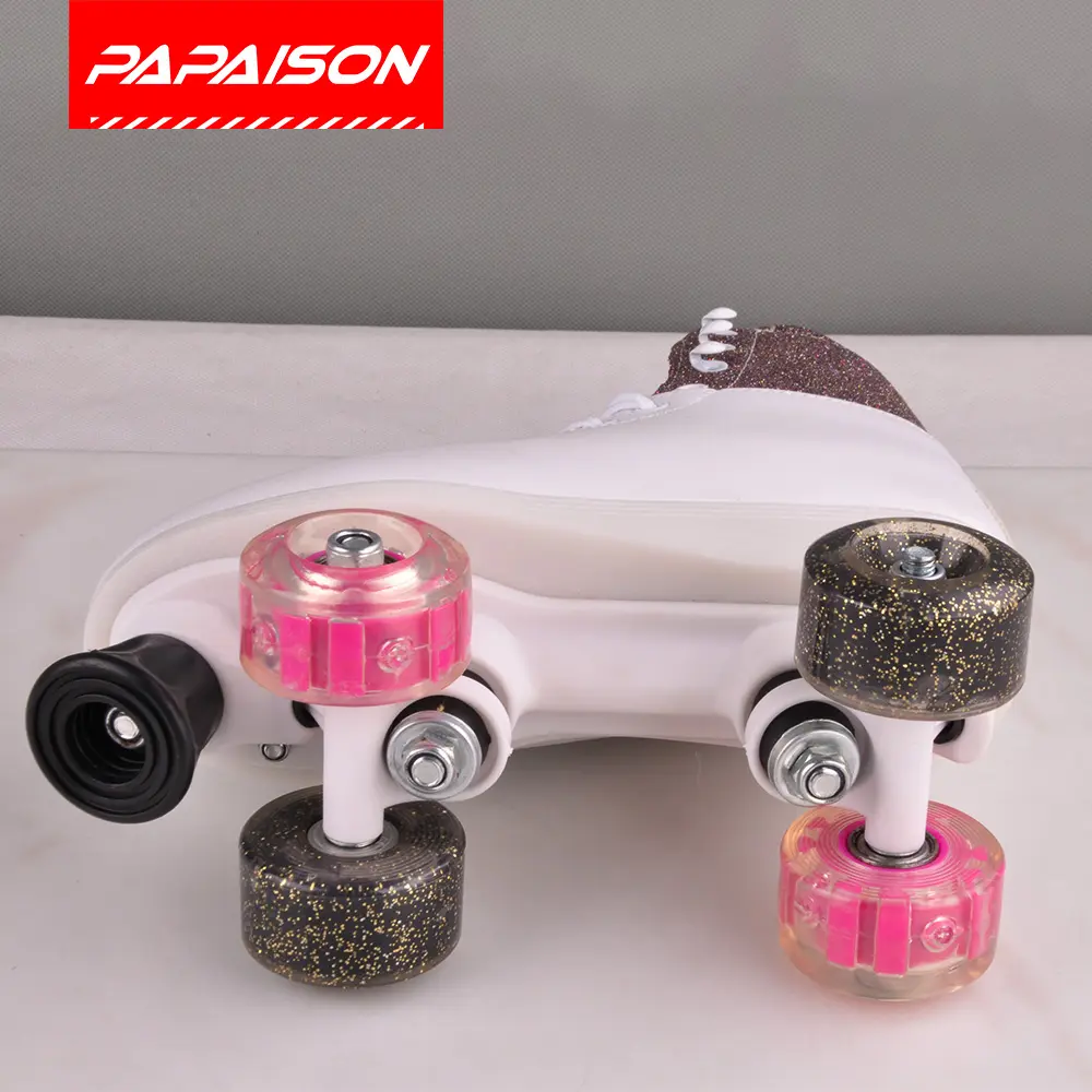 2020 New Arrival Excellent Fashion Quad Roller Skates Wholesale Quad SkatesとPure White Color