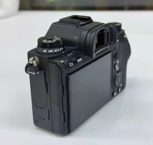 Appareil photo professionnel 90 % neuf, caméra haut de gamme 24MP plein format, prise de vue en rafale haute vitesse 20 images par seconde sans coupure de courant, équipement complet - Product Image 3