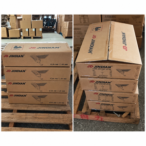 Lampu Jalan LED Tenaga Surya Dua-dalam-Satu Berdaya Tinggi 200W/300W IP66 Tahan Air 6000K Cahaya Siang Kontrol Jarak Jauh Paduan Aluminium Terlaris - Product Image 3