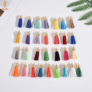 Pendentifs en velours colorés avec pompons, parfaits pour la fabrication <span class=keywords><strong>de</strong></span> bijoux, les accessoires <span class=keywords><strong>de</strong></span> sac et la <span class=keywords><strong>d</strong></span>écoration <span class=keywords><strong>de</strong></span> fête - Product Image 3