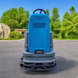 Grande autolaveuse électrique rotative pour usage routier, avec aspiration, pour le nettoyage et le balayage des sols, modèle autoporté - Product Image 3