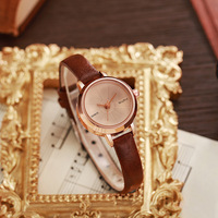 Jam Tangan Wanita Quartz Mewah Trendy Terlaris 2025, Akrilik Alloy, Penunjuk Artistik, Terinspirasi Retro, Sederhana, Serbaguna